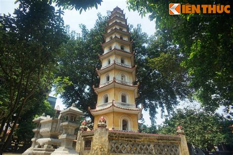  Lingkong Pagoda - Chọc Trời Nổi Tiếng Và Kiến Trúc Phức Tạp!